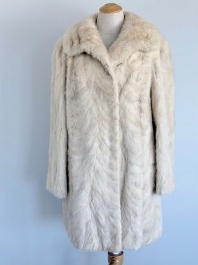 Natural Pearl Coloured Canadian Mink Coat, size M